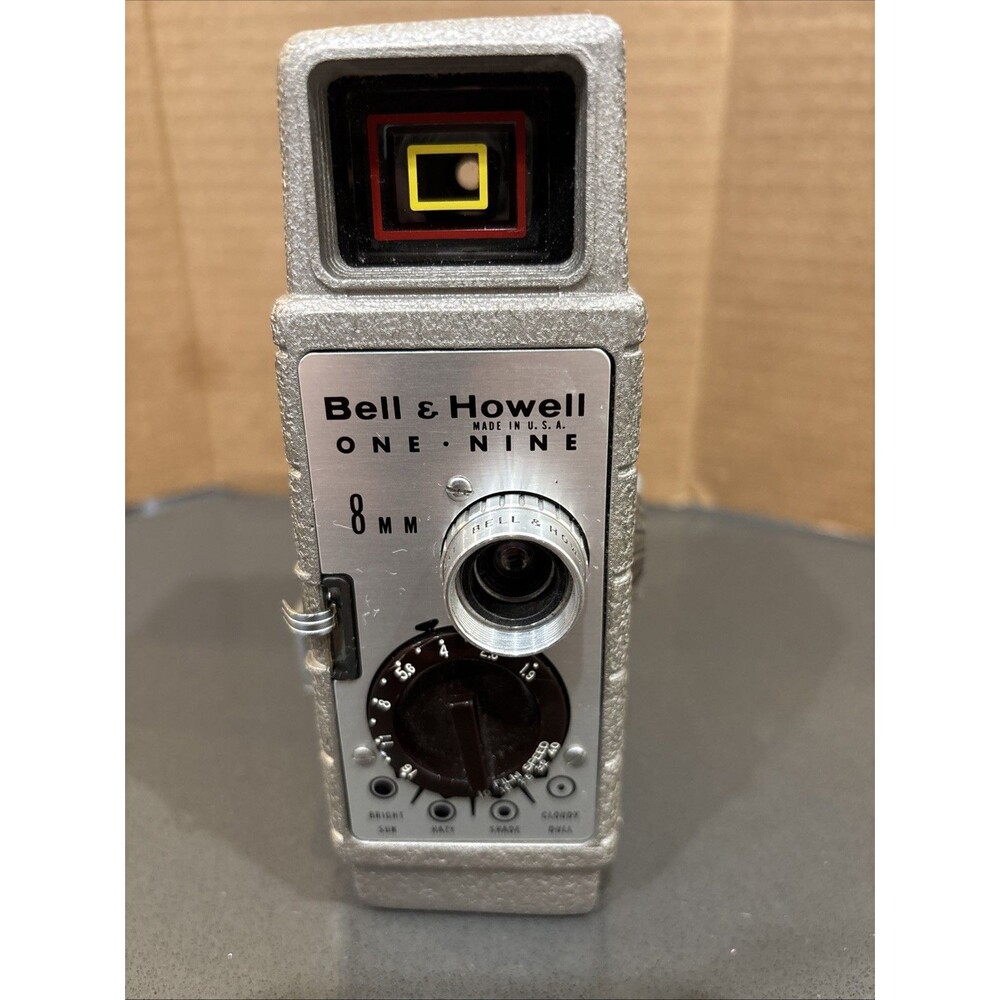 Vintage Bell & Howell One Nine Movie Hand Crank 8mm Movie Camera EUC